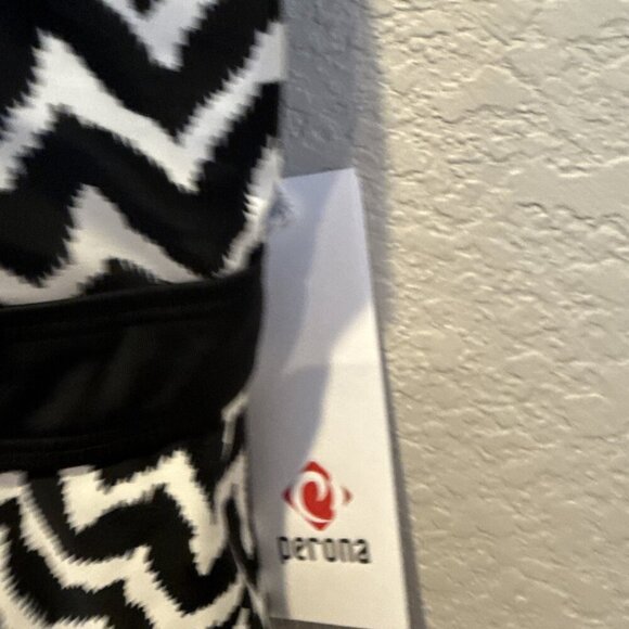 PERONA Tankini Top Plus Size 22W Swim Top Black White Geometric Swimsuit NWT - Picture 4 of 8